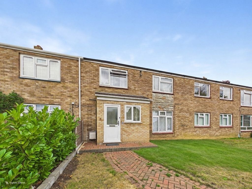 Property photo 1 of 12 5516040