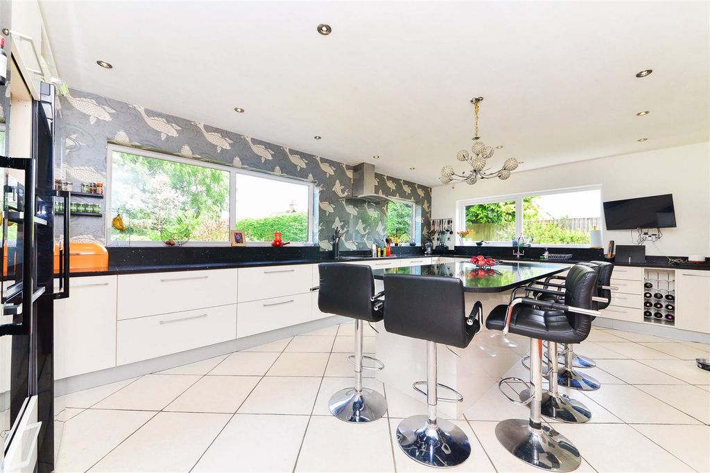 Property photo 3 of 44 2Bhr-Photo (28) - Copy.Jpg