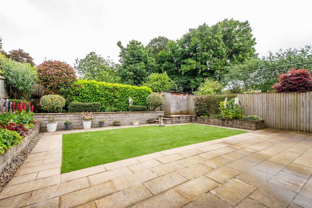 Property photo 2 of 28 Garden