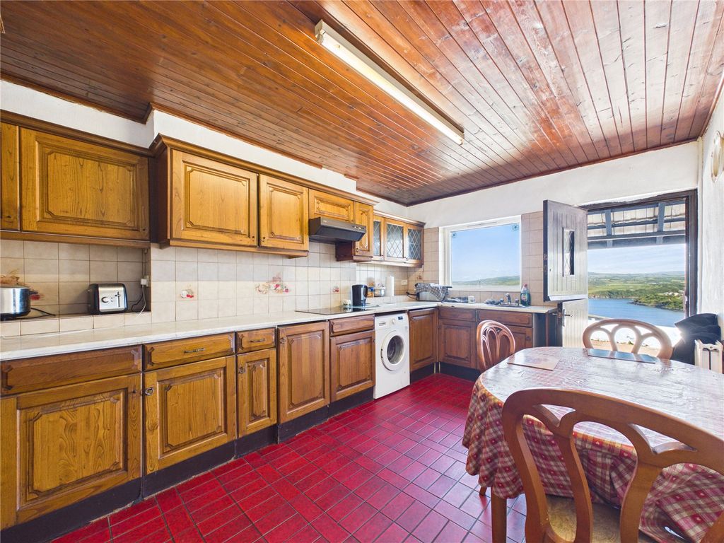 Property photo 3 of 26 Kitcheb