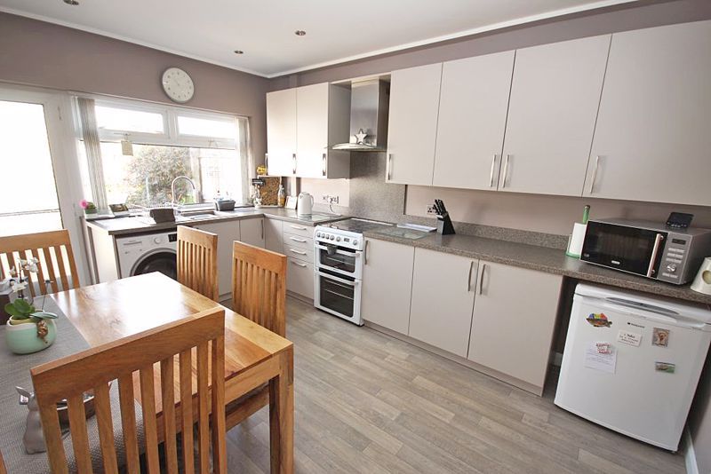 Property photo 3 of 15 Kitchen Diner