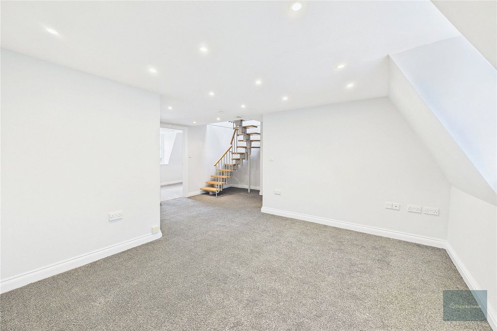 Property photo 3 of 10 Picture No. 04