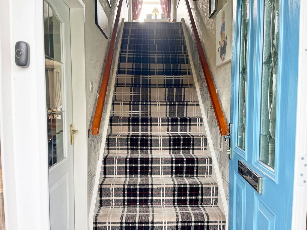 Property photo 3 of 31