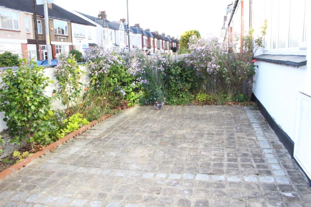 Property photo 2 of 8 2.Jpg