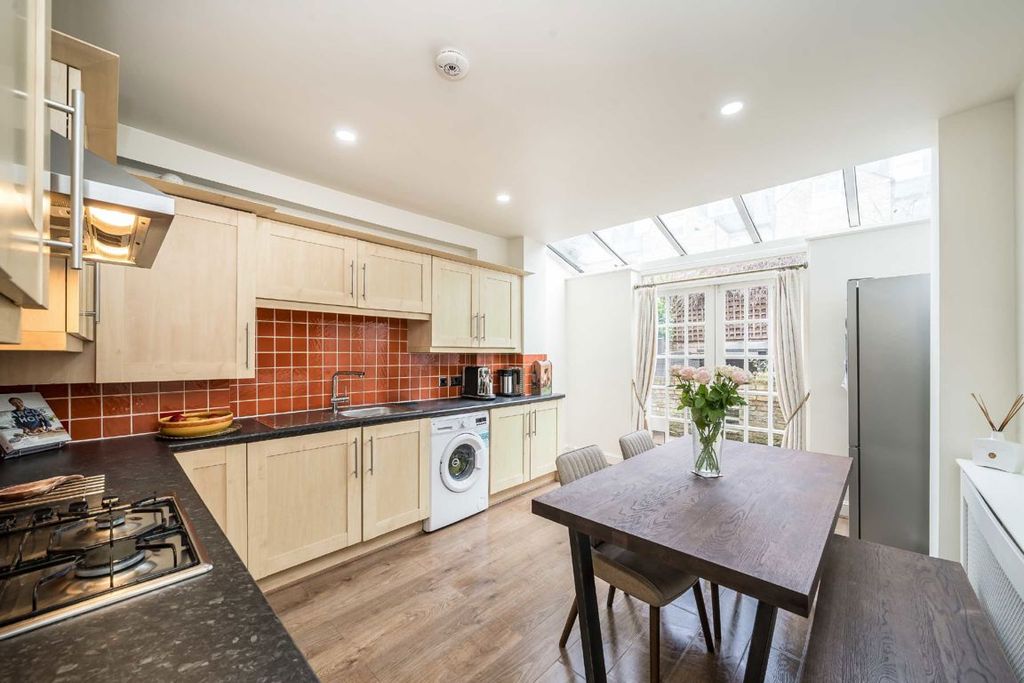 Property photo 3 of 8