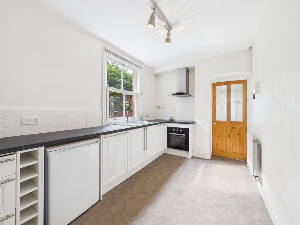 Property photo 2 of 11 Kitchen