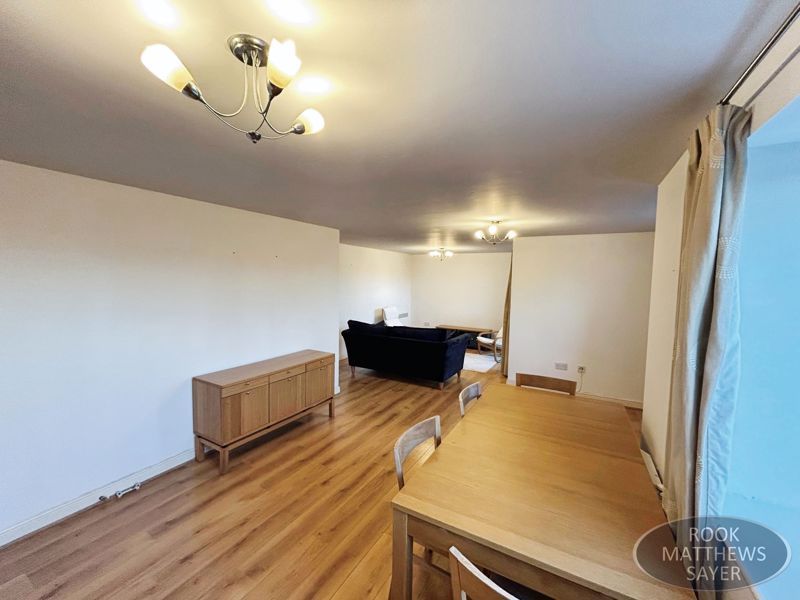 Property photo 2 of 9 Photo 8