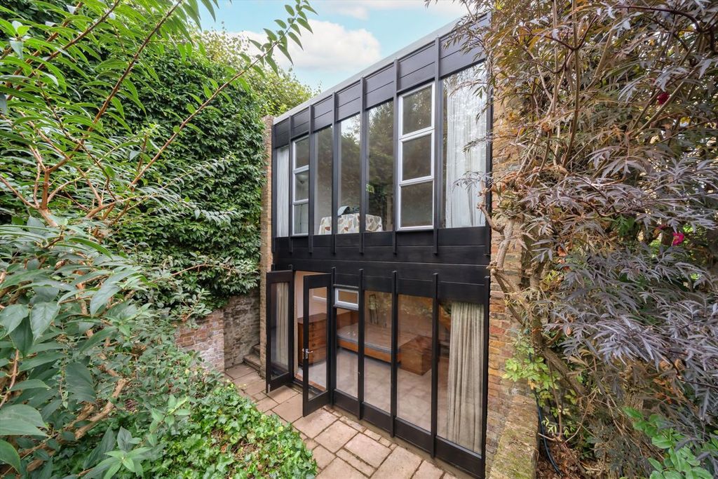 Property photo 1 of 5