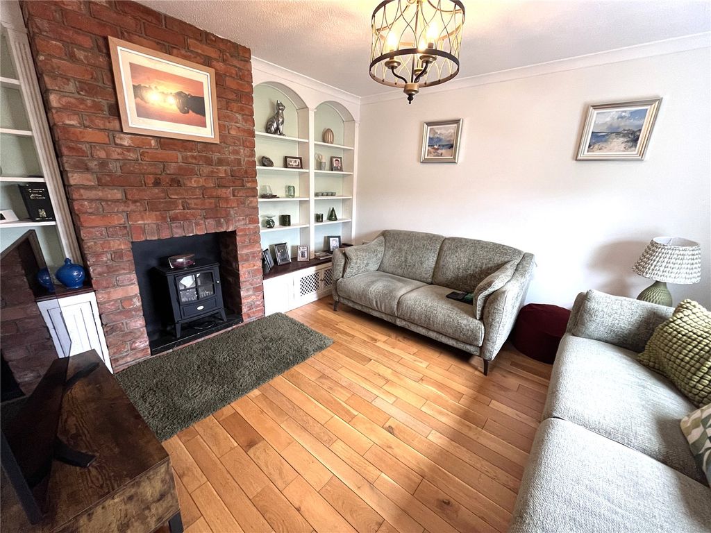 Property photo 2 of 18 Picture No. 12