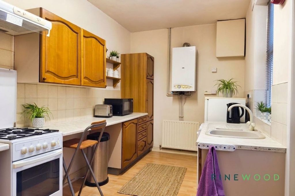 Property photo 2 of 13 Kitchen