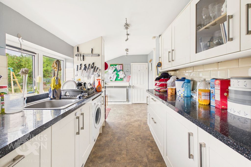 Property photo 2 of 21