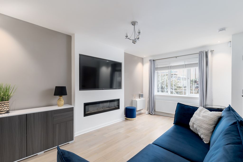 Property photo 2 of 23 Property Image 2