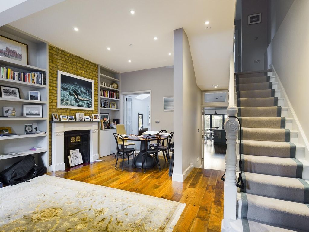 Property photo 3 of 14 Living Room