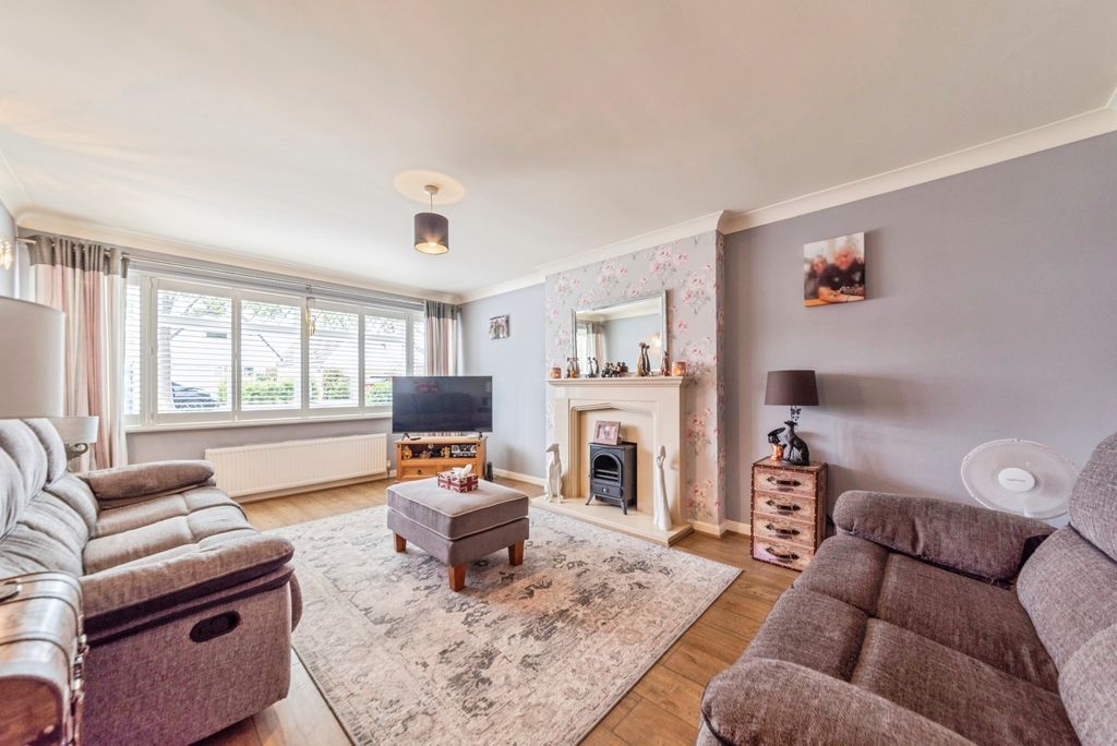Property photo 2 of 17 15_Peascliffe_Drive-26