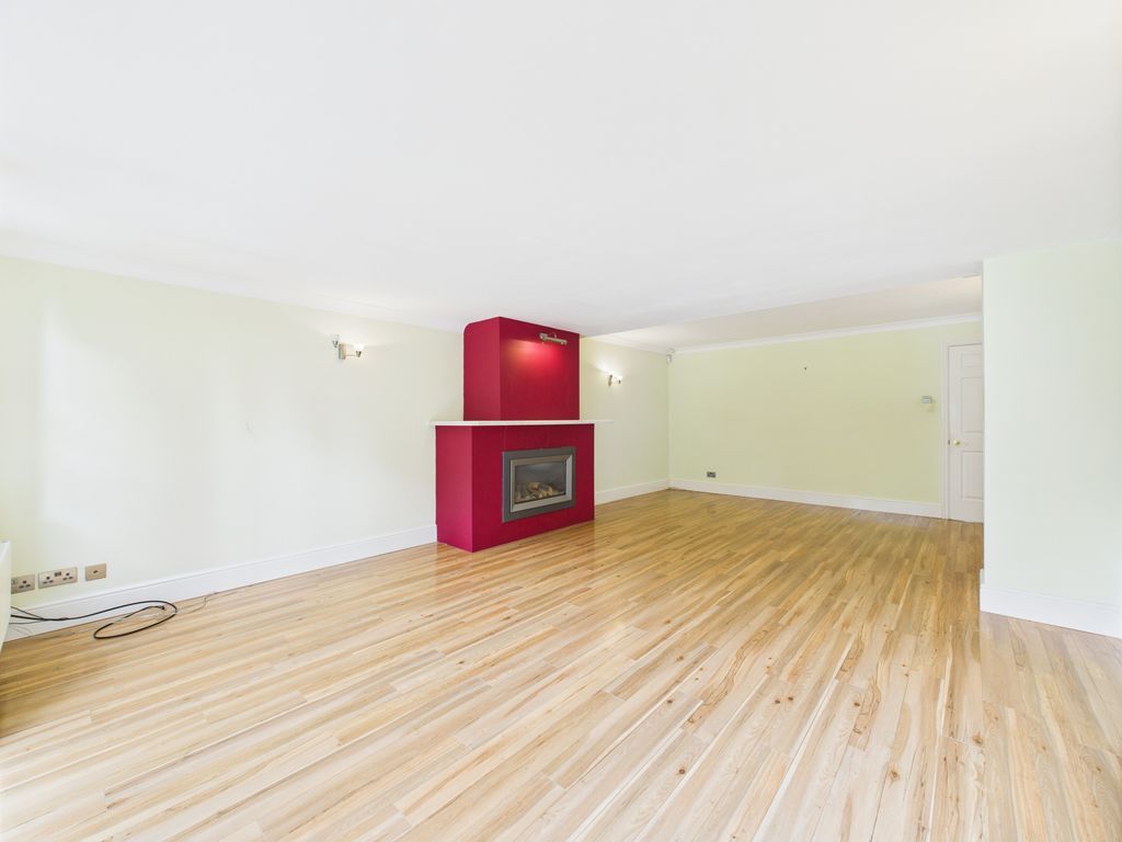 Property photo 3 of 26