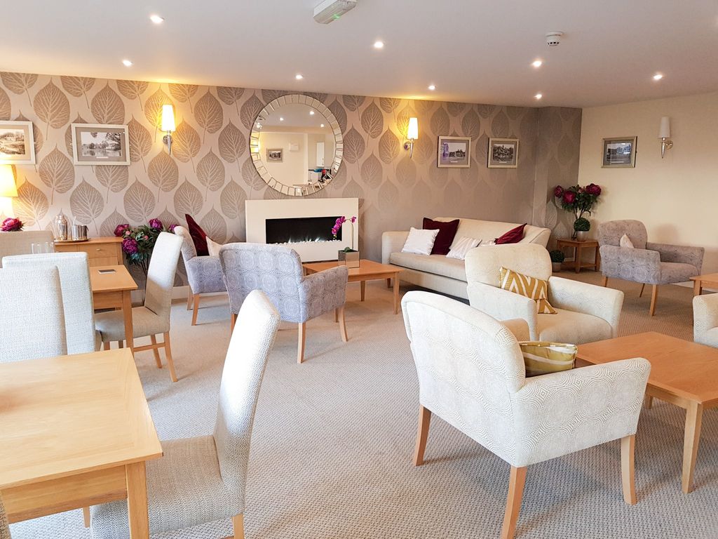Property photo 1 of 19 Club Lounge