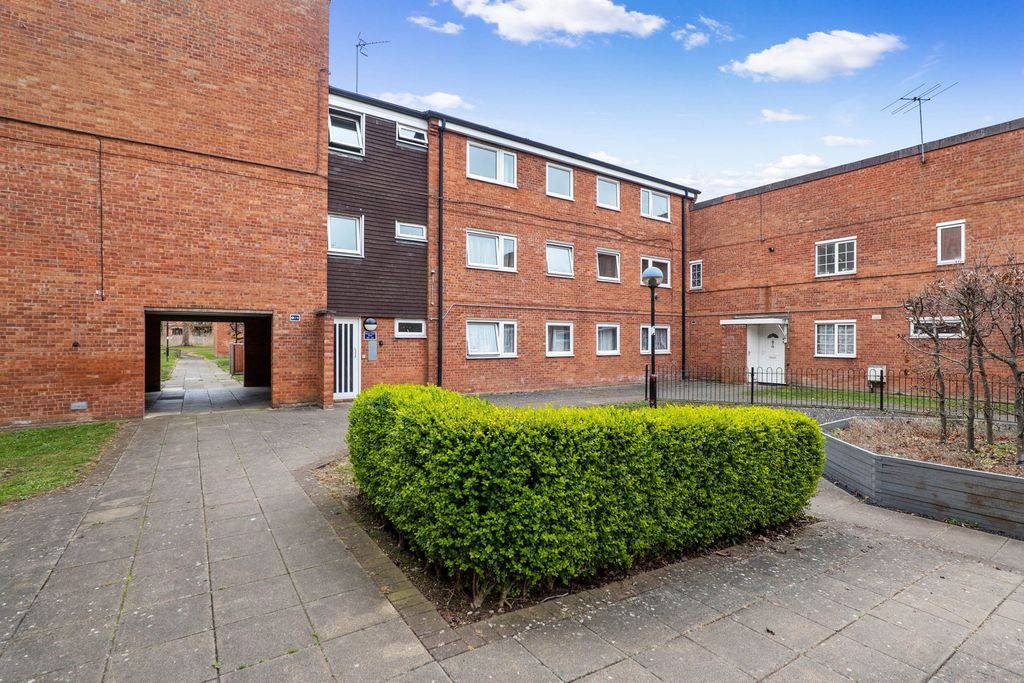 Property photo 1 of 8