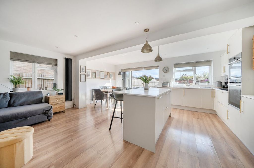 Property photo 2 of 22