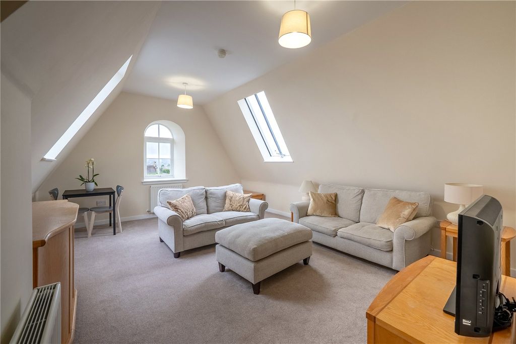 Property photo 2 of 25 Claremont Street 12