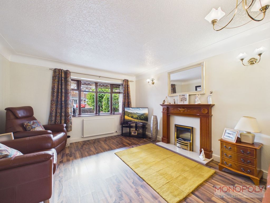 Property photo 2 of 28