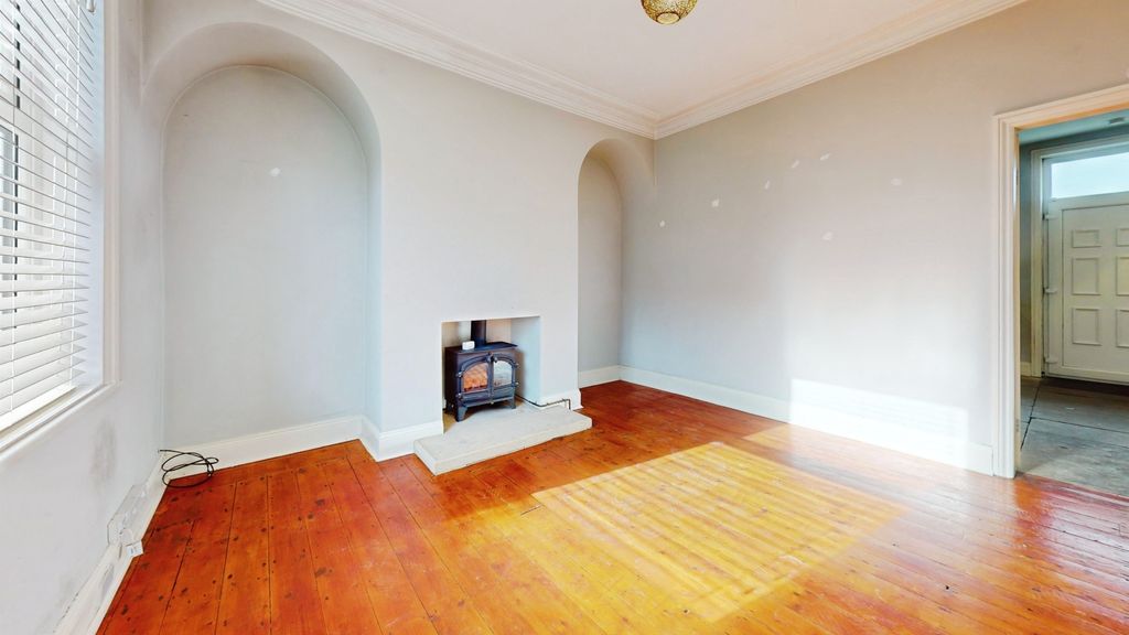 Property photo 2 of 12 Pbox-Img.Jpg