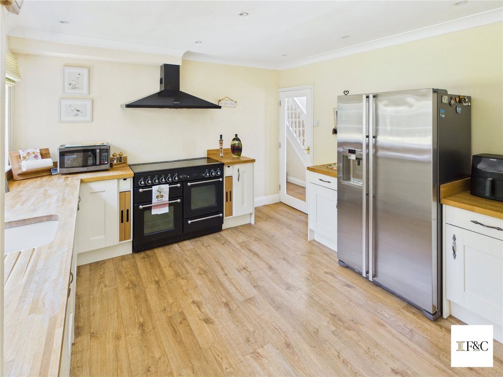 Property photo 3 of 41 Picture No. 33