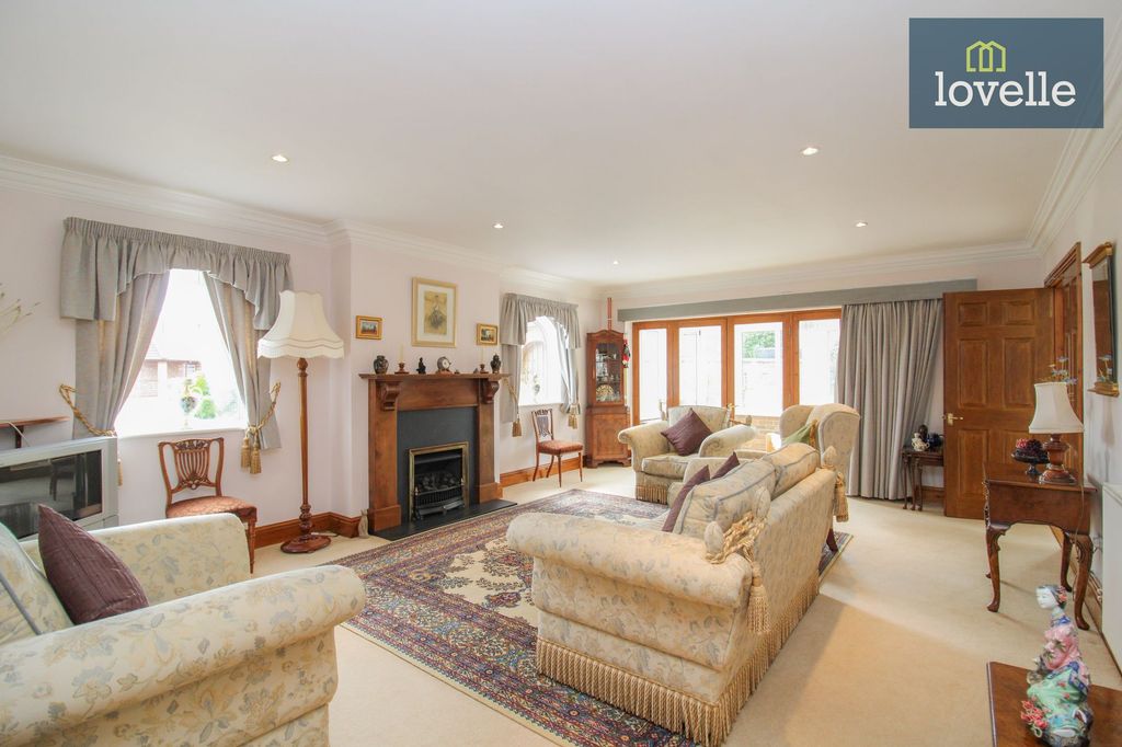 Property photo 2 of 14