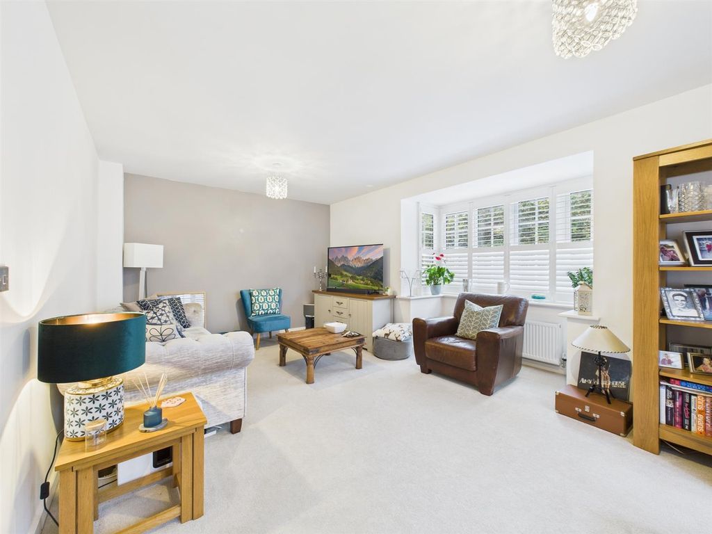 Property photo 2 of 13 Lounge