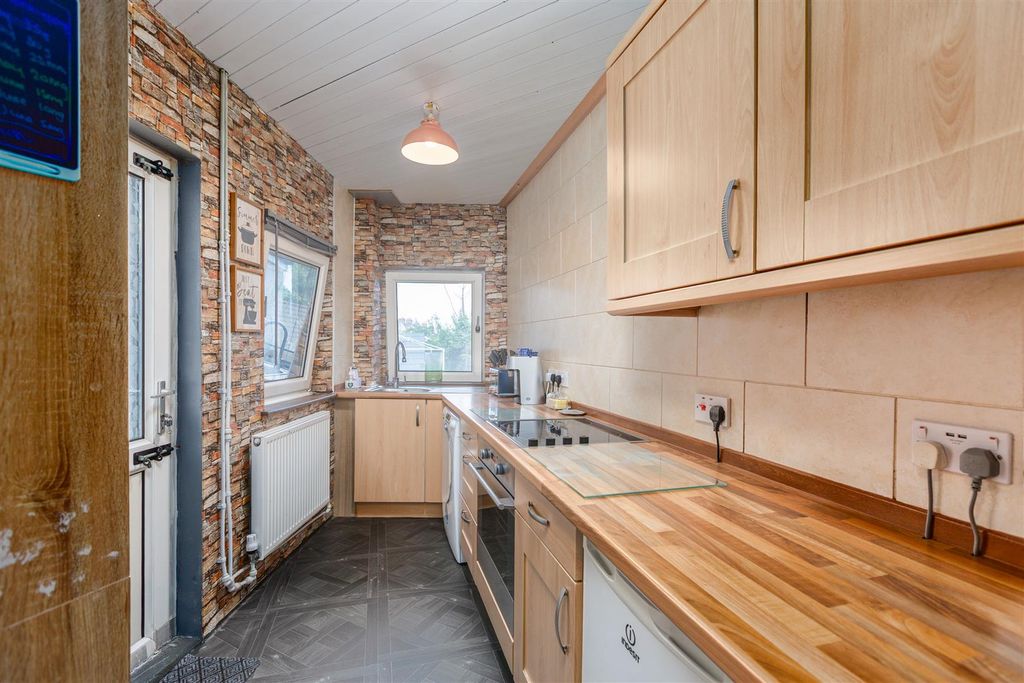 Property photo 2 of 26 Cz0A0109-Edit.Jpg