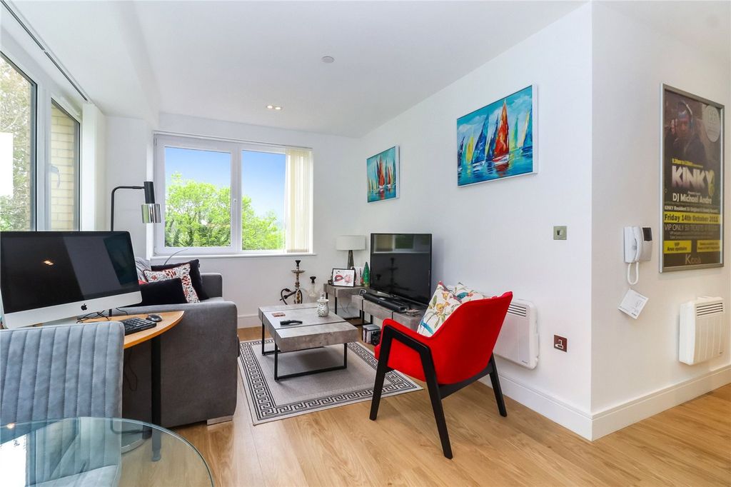 Property photo 1 of 8 Picture No. 13