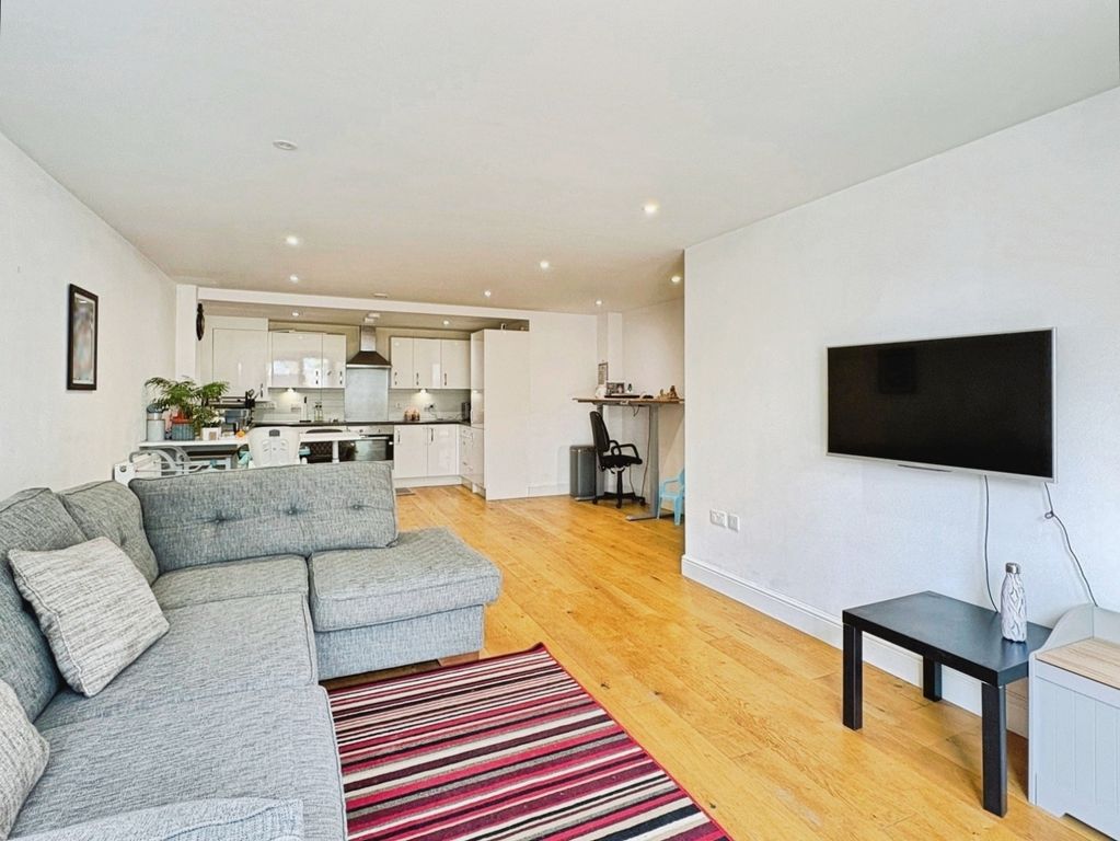 Property photo 2 of 10 Pbox-Img.Jpg