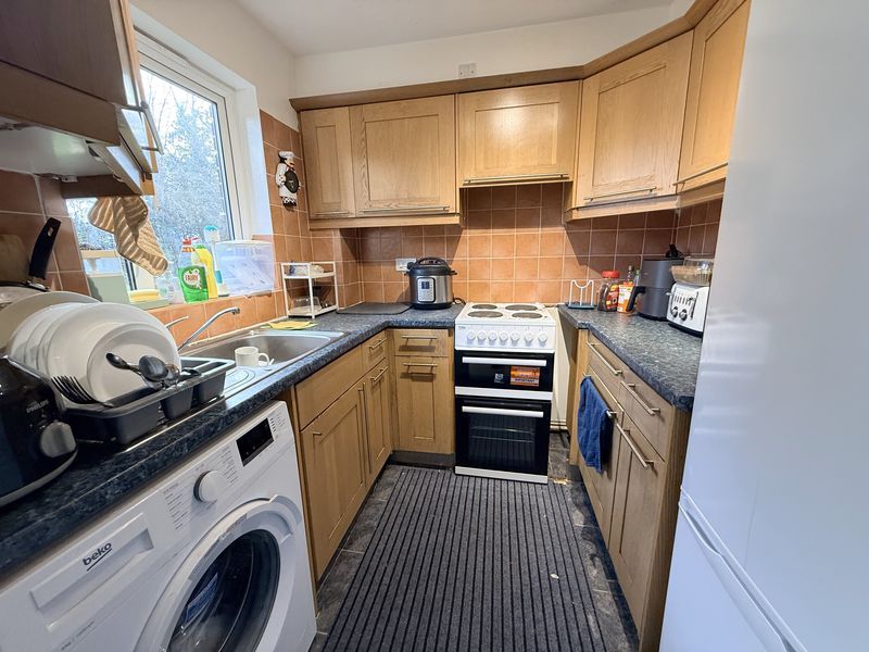 Property photo 2 of 9 Kitchen