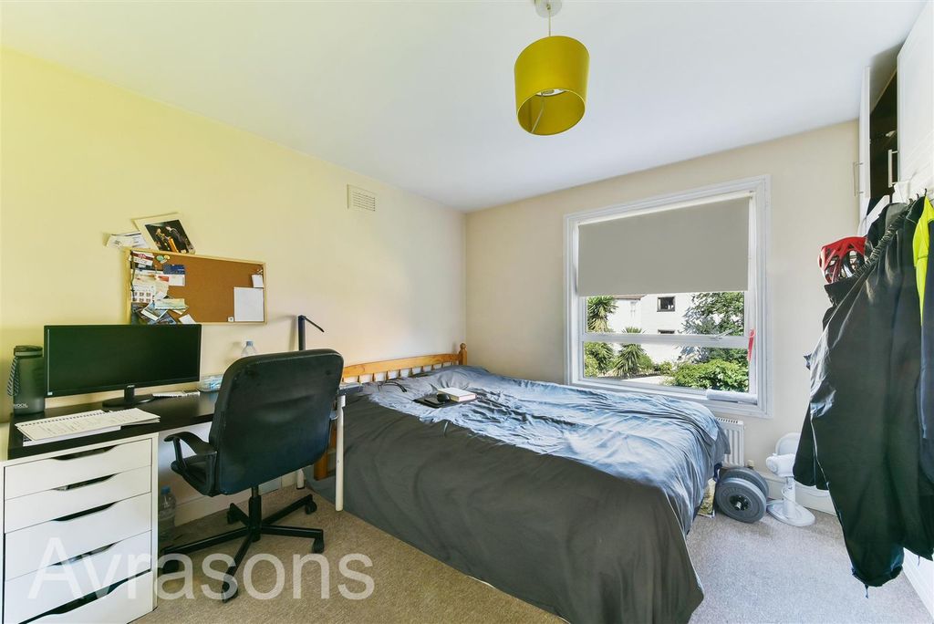 Property photo 3 of 9 Bedroom