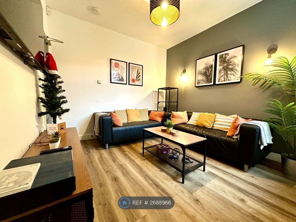 Property photo 3 of 18