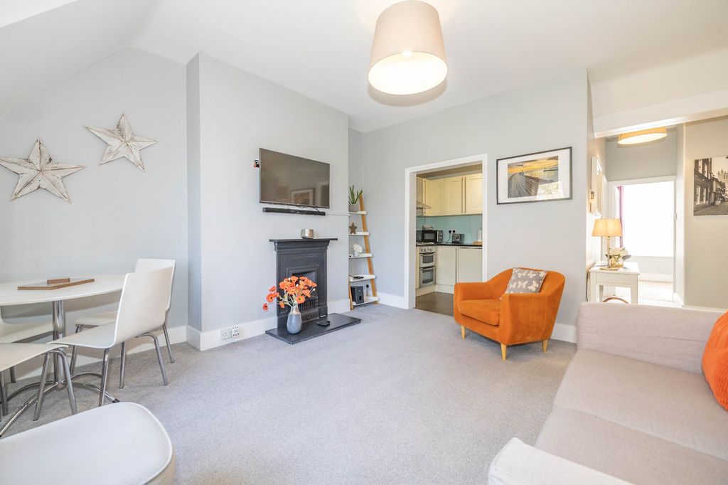 Property photo 3 of 10 Picture 3