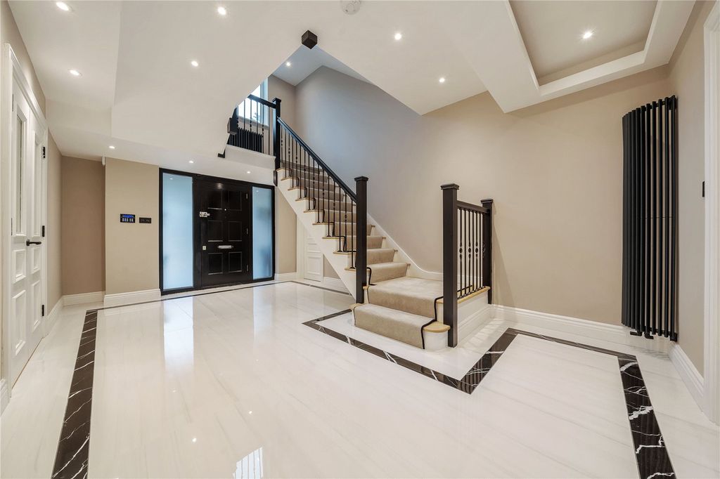 Property photo 3 of 23 Picture No. 04