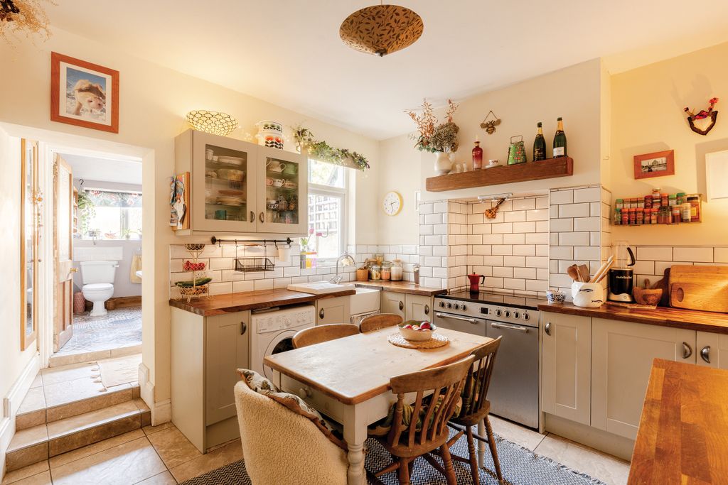 Property photo 1 of 16 1