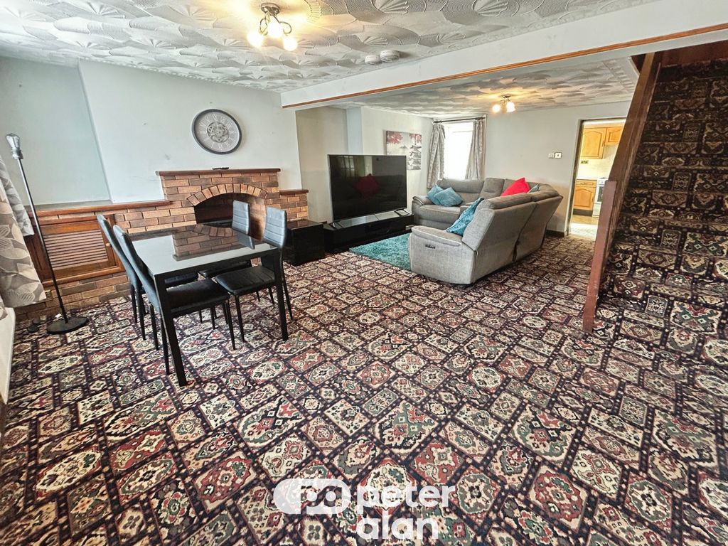 Property photo 2 of 13 Image