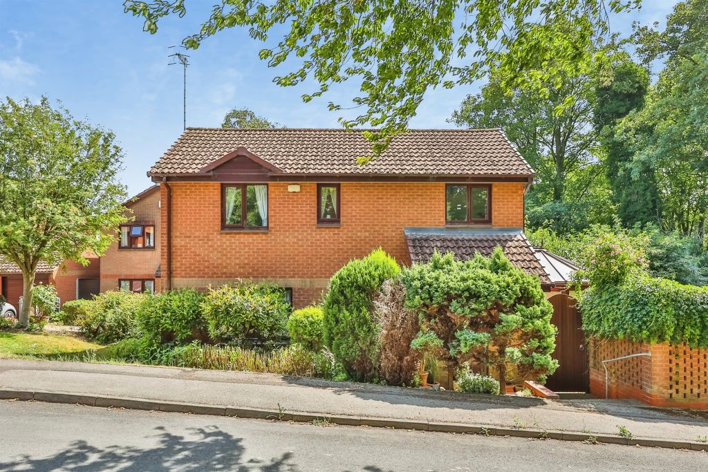 Property photo 2 of 32