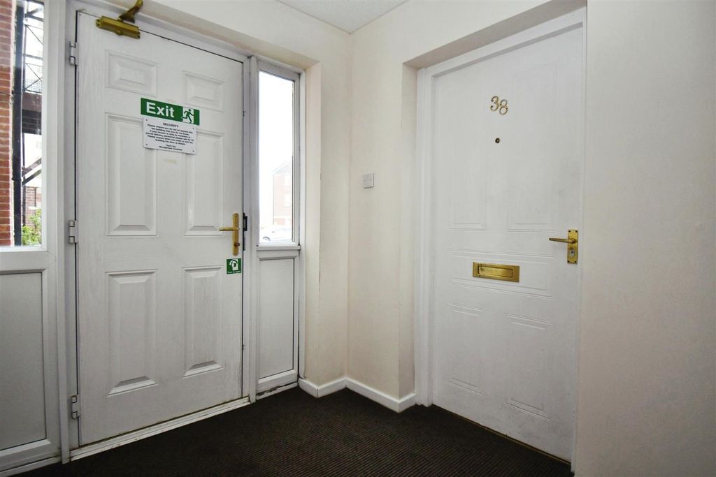 Property photo 2 of 13 Communal Entrance