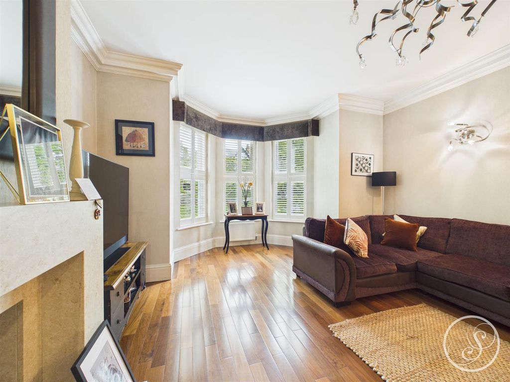 Additional image 4 of 3 bed flat for salePark Crescent, Roundhay, Leeds LS8