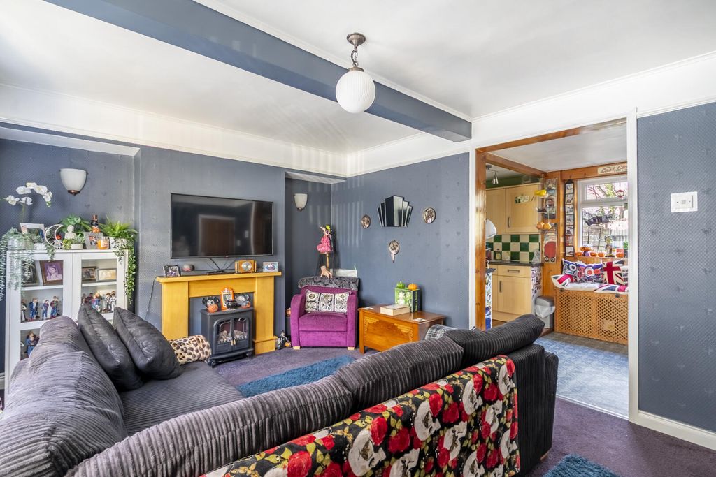 Property photo 3 of 16 Living Room