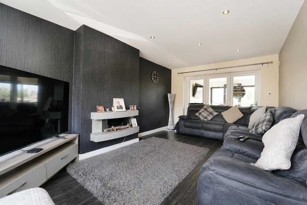 Property photo 2 of 17 1000092515.Png