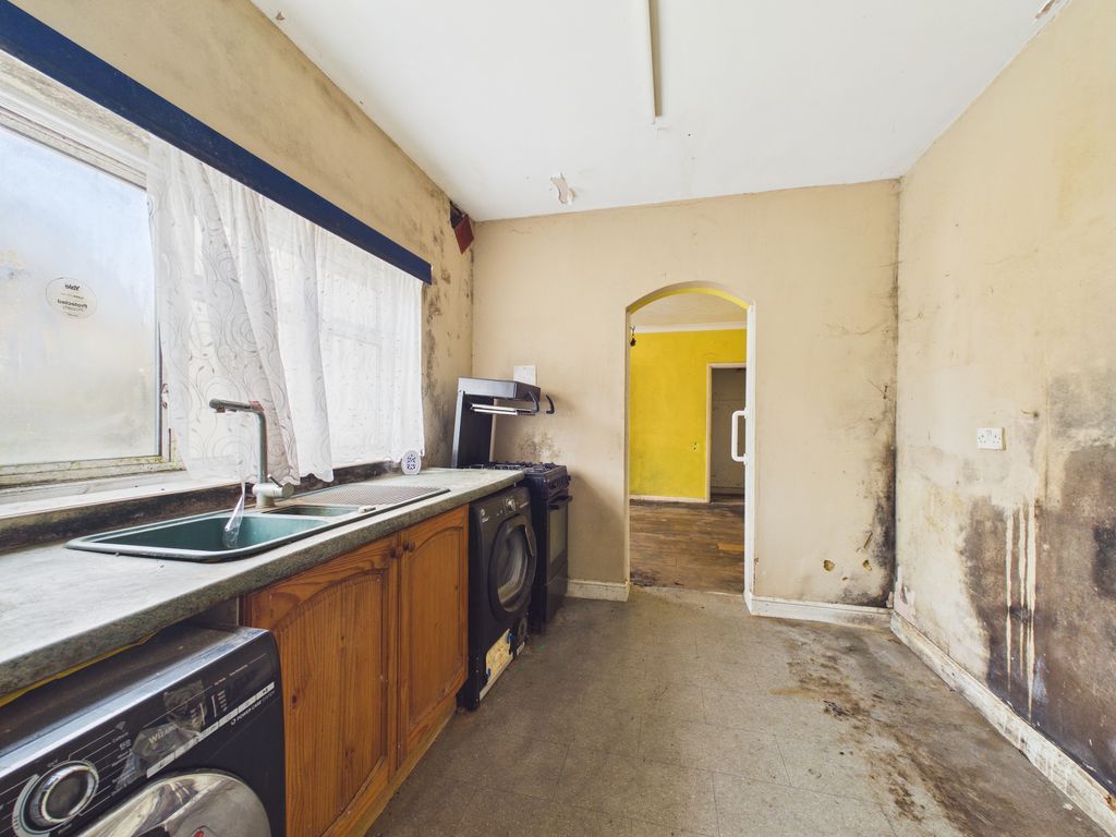 Property photo 2 of 9 Photo 4