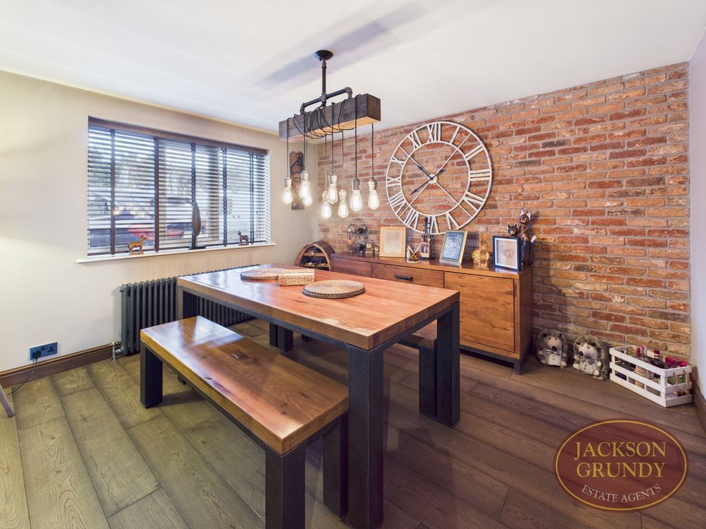 Property photo 2 of 17 Longmynd Drive