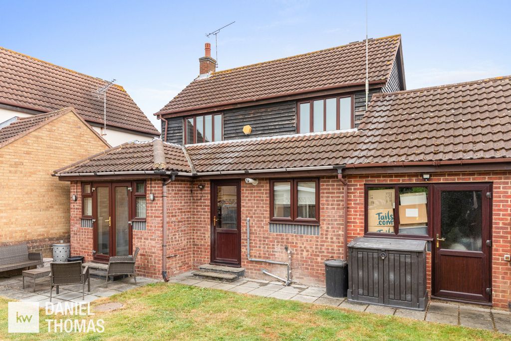 Property photo 2 of 24