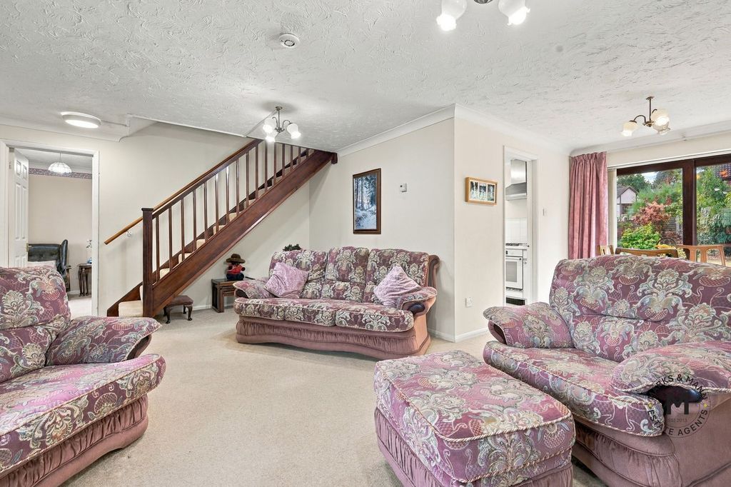 Property photo 2 of 19