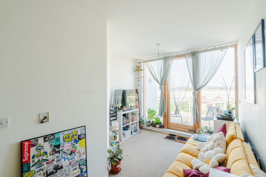 Property photo 1 of 18 1
