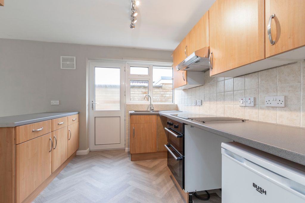 Property photo 3 of 14 _Jw_0459