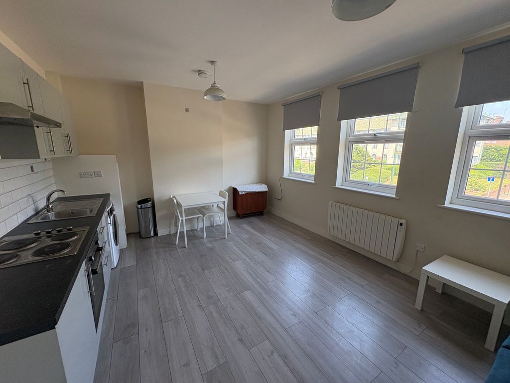 Property photo 2 of 8